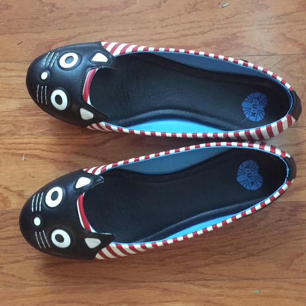 Cat shoes - size 9